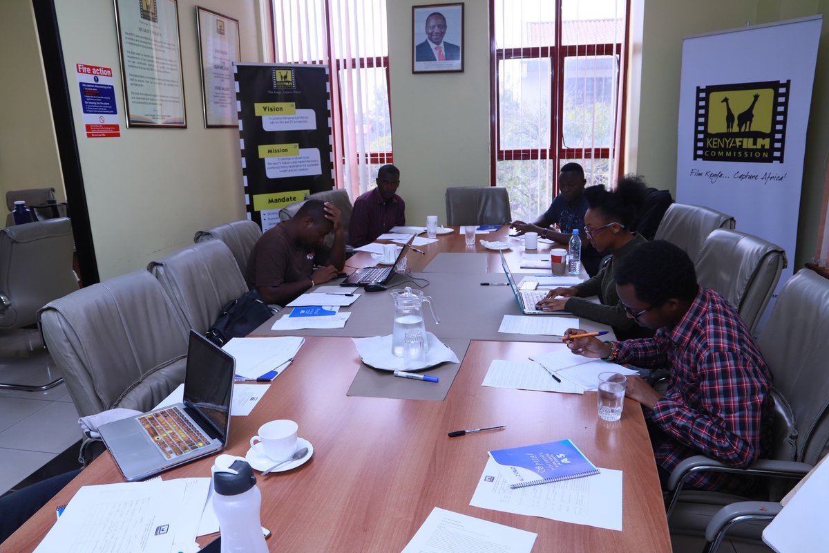 kenyafilmcomm's tweet image. The objective of this masterclass is to enable the participants create a selling document that will attract investors, develop a punchy logline and learn essential elements of a verbal pitch. #BestScriptKE @MoICTKenya