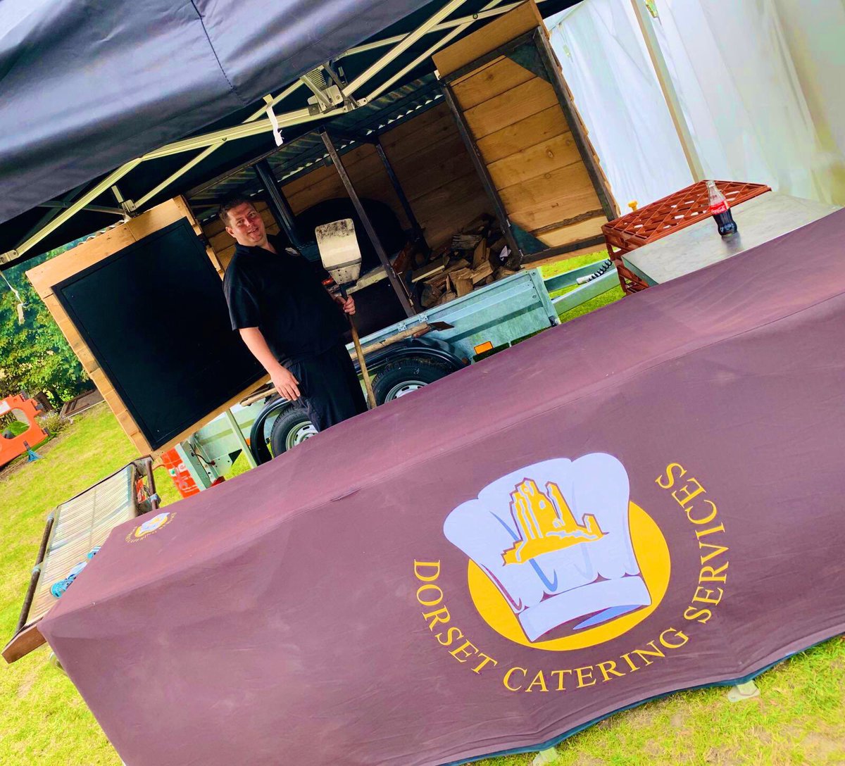 AMGEntertainme1's tweet photo. There is still time to join the Sandfest 2019 at the @SandfordPub. 
Great food by @DorsetHogRoasts. 11 acts and bands will battle for the title in the Battle of the Bands. #amgentertainment #dorset #sandford #supportlocal #lovewhereyoulive https://t.co/iGdOY1rmWX