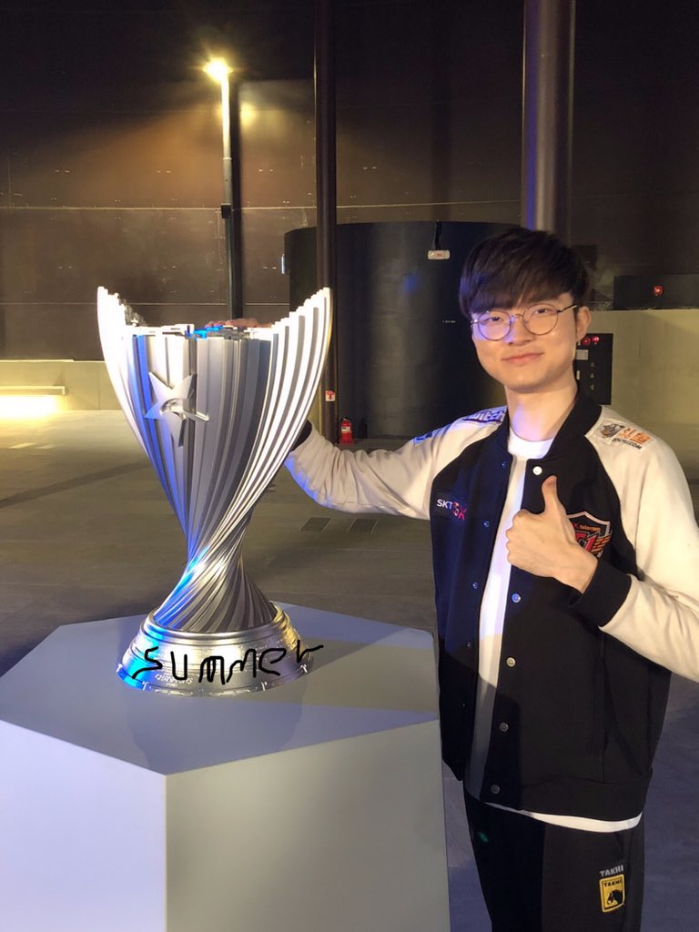 Faker x Mimimi ifland ✨ t1 caption: 즐거웠던 미미미누님과의 시간! 페하하하😆 - It was a  great time with mimiminu!😆 with @ifland_official ✨ Source: 🐦t1lol […