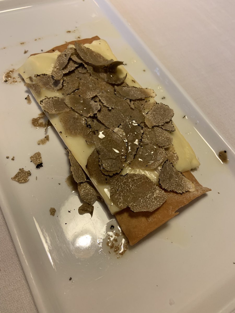 estilodevidaxxi's tweet photo. Coca amb formatge brie i tofuna @9delaborriana ❤️ a #Sabadelle https://t.co/H9m7c8aKSJ