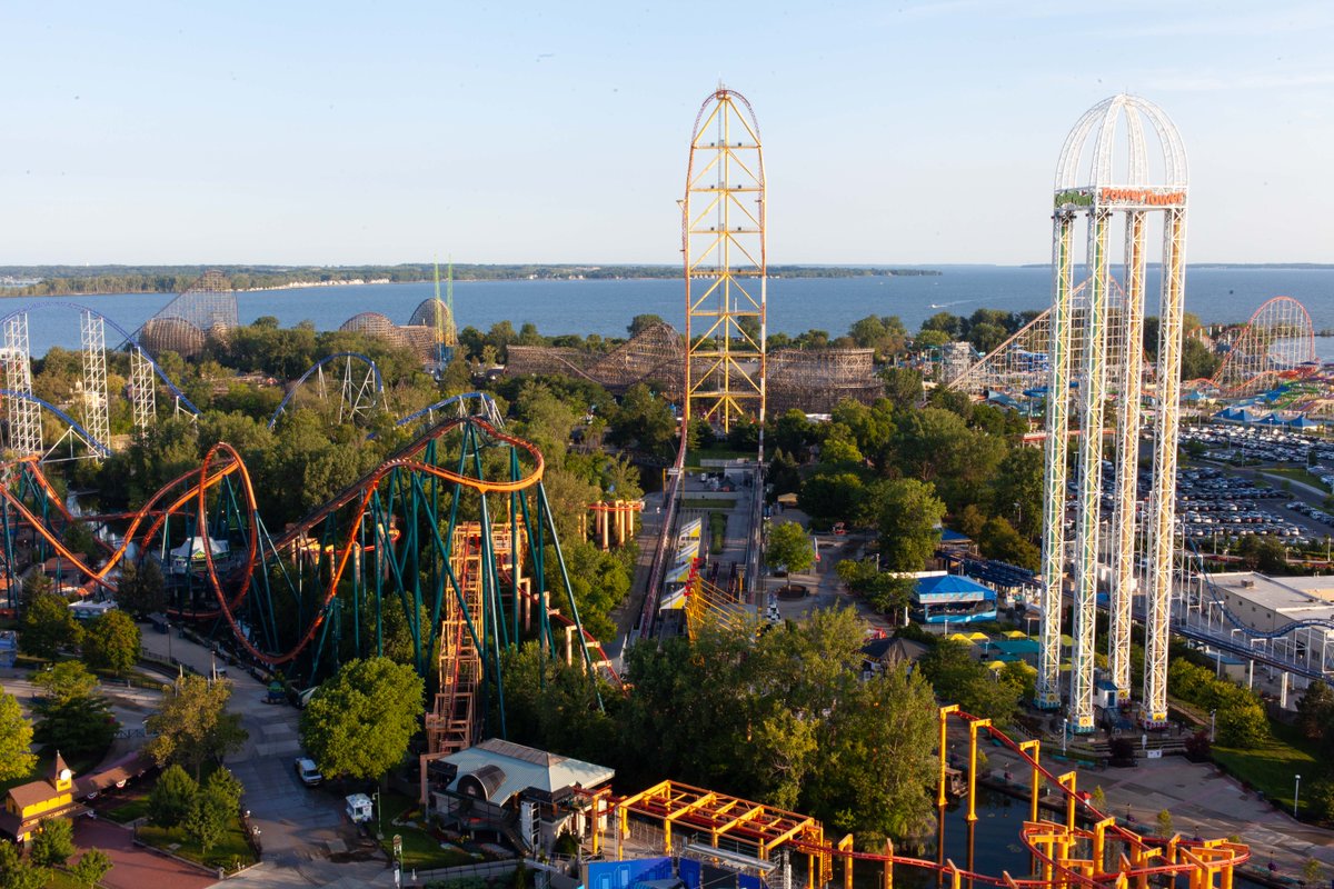 cedarpoint's tweet photo. What is your favorite trip and/or memory of Cedar Point? Tell us in the comments below! https://t.co/HrBiUfzeNM