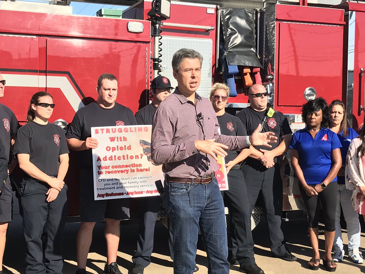 OnAirWithEryn's tweet photo. Mayor @AndyBerke speaks at @ChattFireDept to officially begin the #SafeStations initiative at ever firehouse across our city. https://t.co/QRFca9MfQC