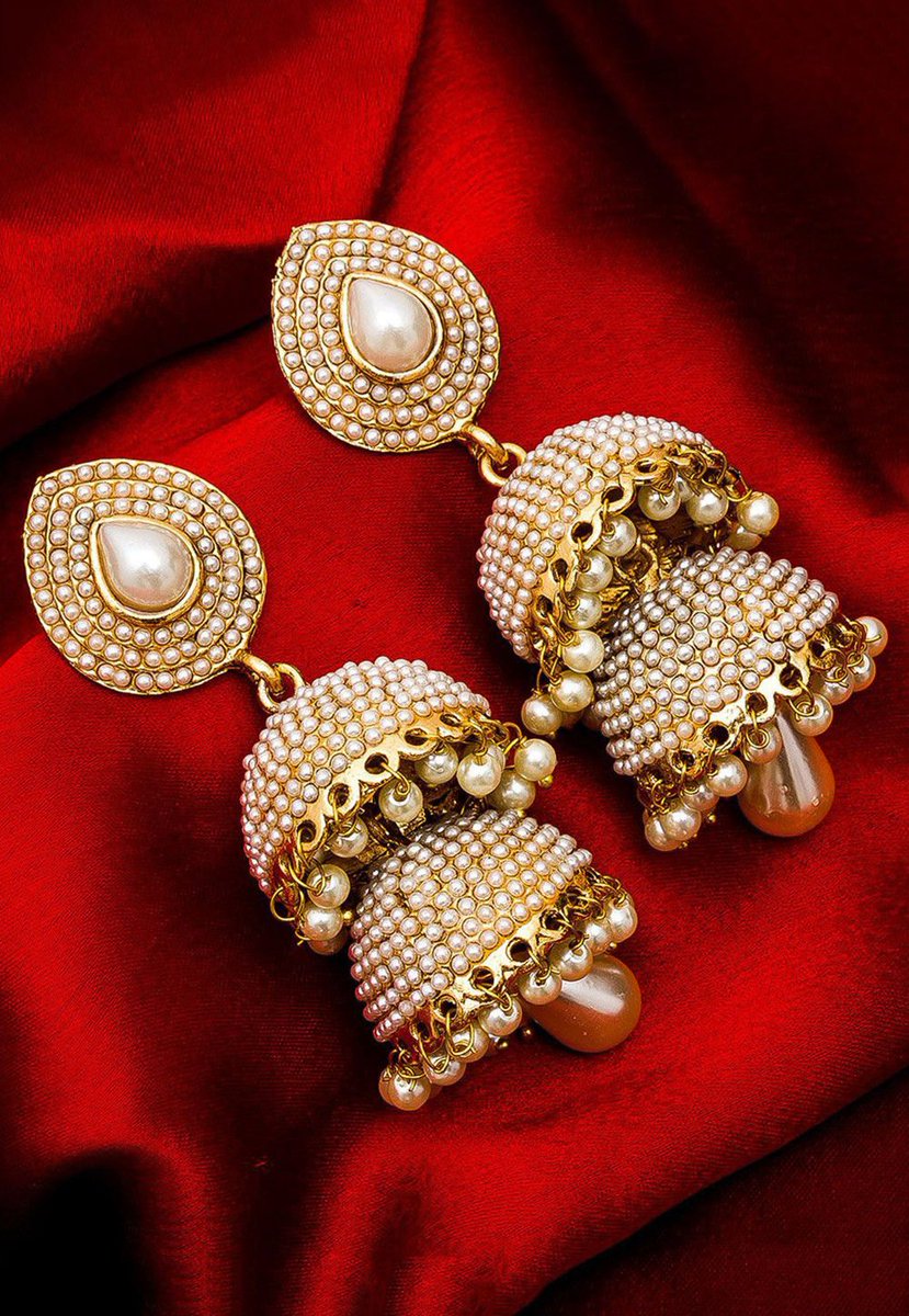 UtsavFashion's tweet photo. Grab Designer Jewelry Sets, Earrings, Bangles & More
At Amazing Rates to glam your festive & casual outfits: https://t.co/FO34lzU3h2
.
.
#UtsavFashion #CelebrateTheIndianExperience #ModernYetRooted https://t.co/tHa6OgiBGr
