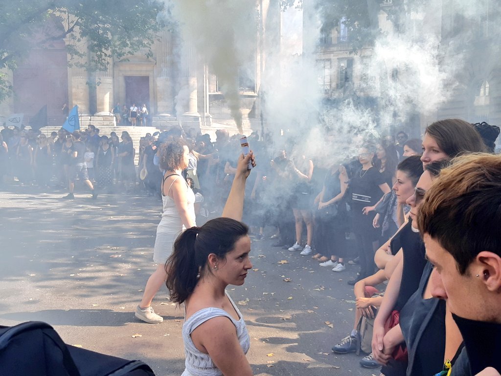 Place publique Paris tweet media
