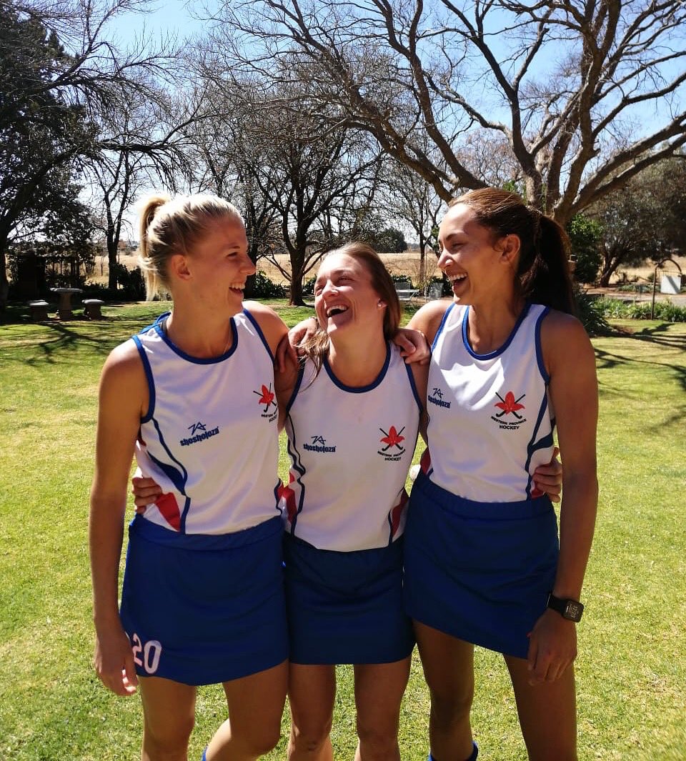 Real happiness is making memories with your team mates on tour!  

Well done on winning the dirty gold ladies! 

#WPHockey 
#TeamES 
#DirtyGold 
#IPT2019