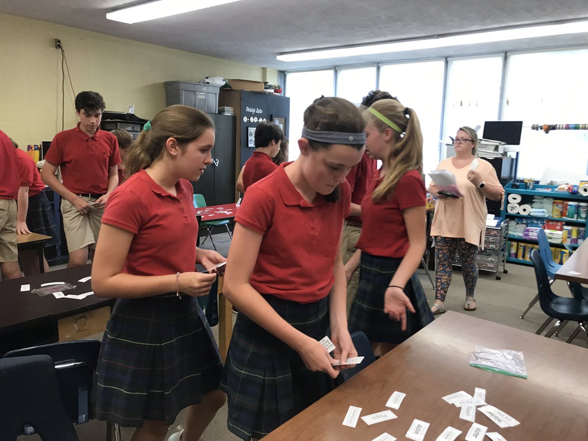 STMMschoolstl's tweet photo. 8th Grade working together on a STEM project...problem solving, decision making, flexibility, creativity all come together to finish the project. https://t.co/6R5swTFbIv