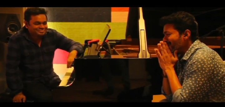 ANTONYR82664015's tweet image. Who has more fans in ONLINE?
RT : AJITH
Fav : Vijay
#மக்கள்திலகம்அஜித்