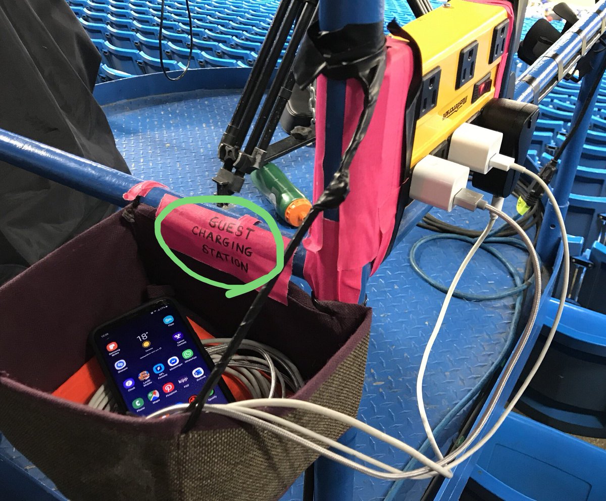 sassyjade82's tweet photo. Crisis Averted #BlueJays Fans!  The Guest Charging Station at 127 is fully functioning with extra cables for the long weekend! https://t.co/YyKtP9sGah