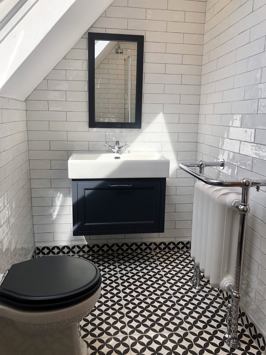 info_eph's tweet image. A traditional style en suite installed in Little Downham 🛁