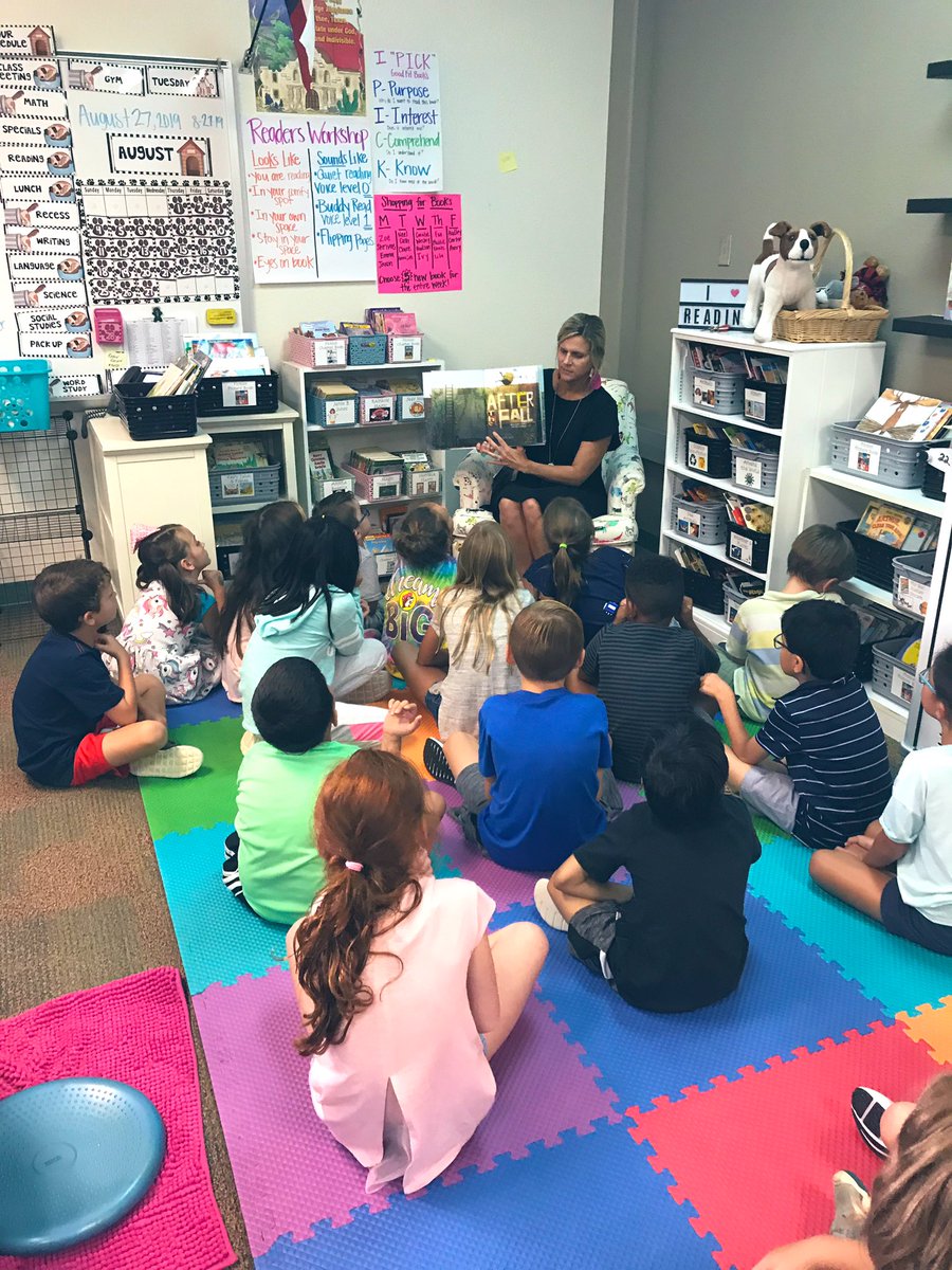 MsWatson_HES's tweet photo. We loved having @HESjillhemme in our classroom this week! Our 2nd graders are learning what it takes to spread their wings and fly! 🦅 #HESSOARS #WeAreGCISD https://t.co/X5WwqRNBWS