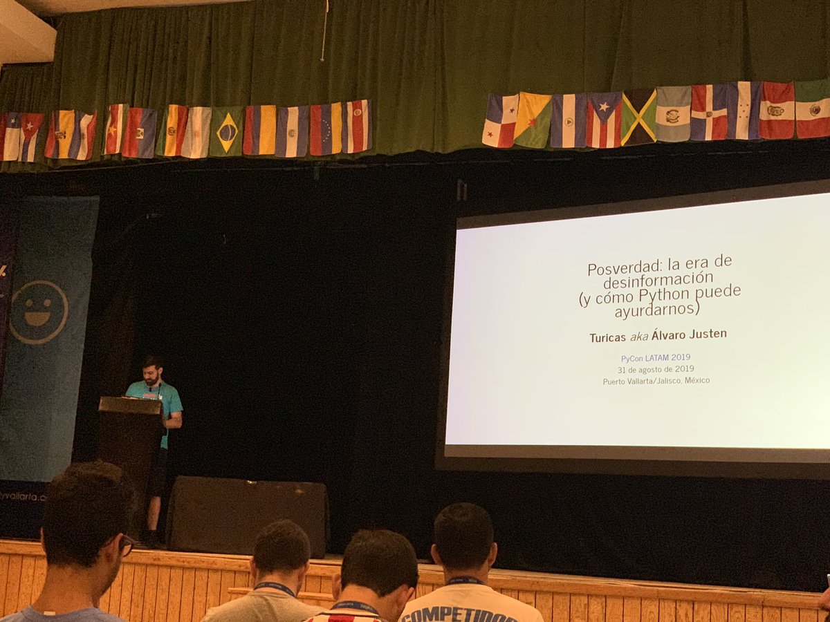 oscar_mcm's tweet image. #PyConLatam19 día 2 dando inicio con @turicas de @pythonbrasil  🇧🇷🐍