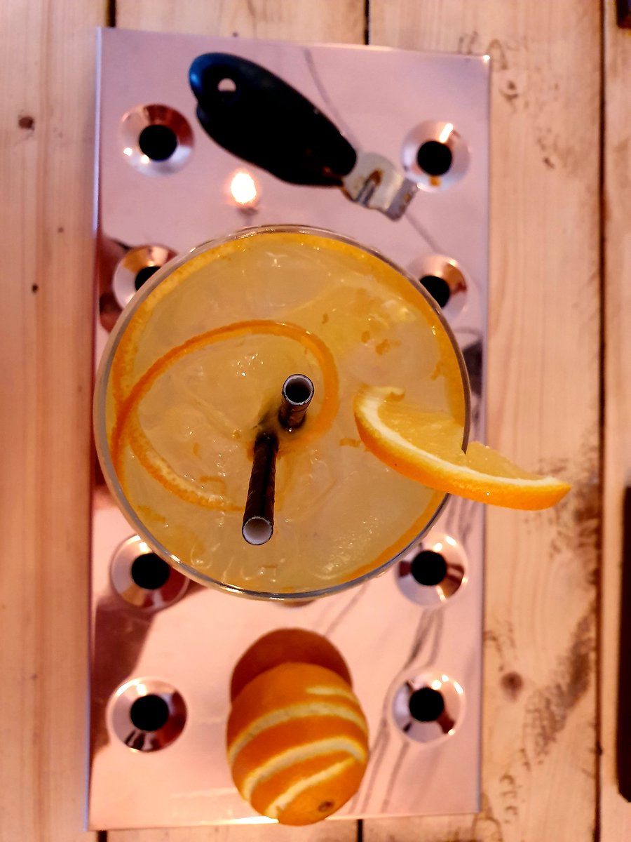 Don't forget guys! We're not just beer mad at the beagle! We also offer huge amounts of gins along with a copious amount of other spirits!
So don't be shy! It's gin time👍😏 🍊🍸🍹