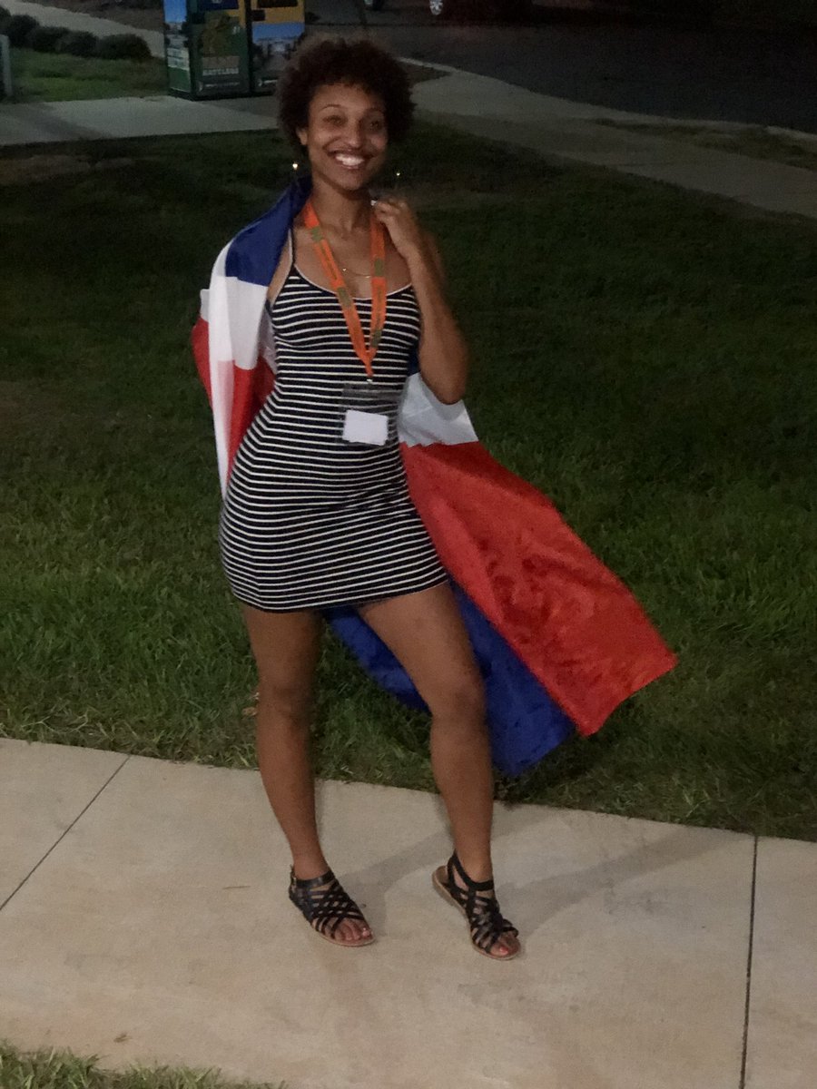 chynnaszn's tweet photo. The second picture shows how faded I became LMAO. #prehurricanemoves #findingdorian #thatbitchiscoming #drunké https://t.co/xfTVbMJU7p