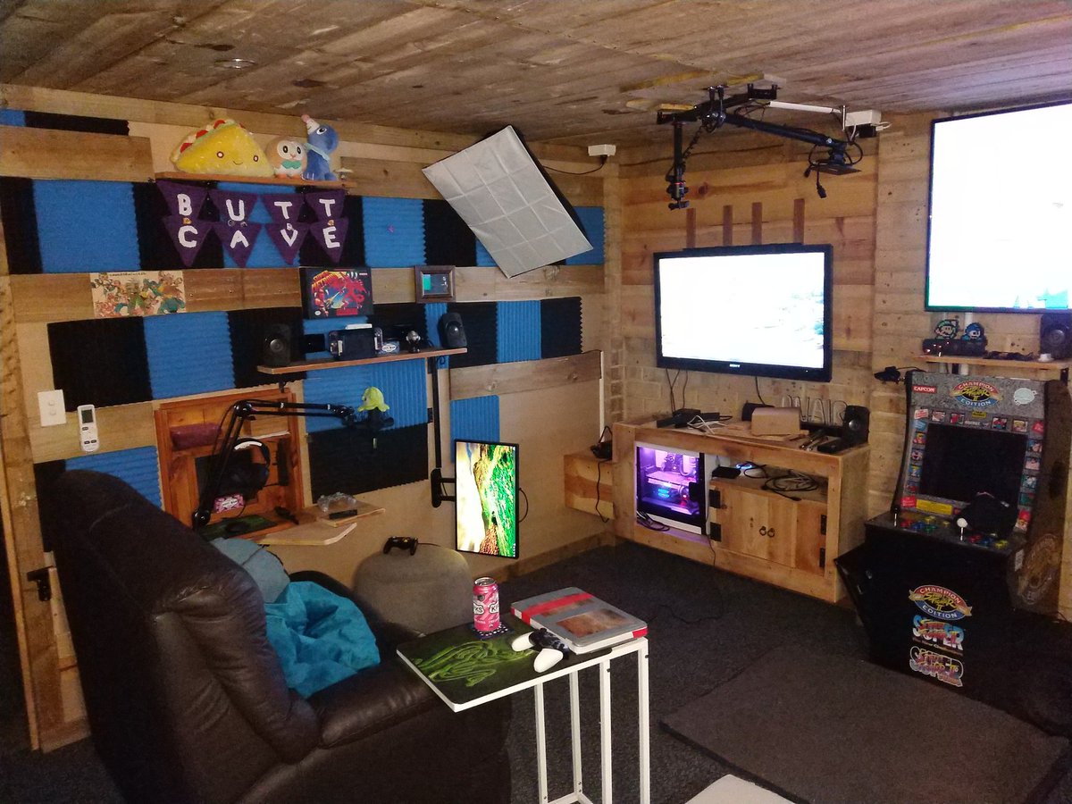 Lookatemtwitch's tweet photo. #Studio421 is coming along splendidly!

It will be stream ready next week! https://t.co/6VrwkE8Ix3
