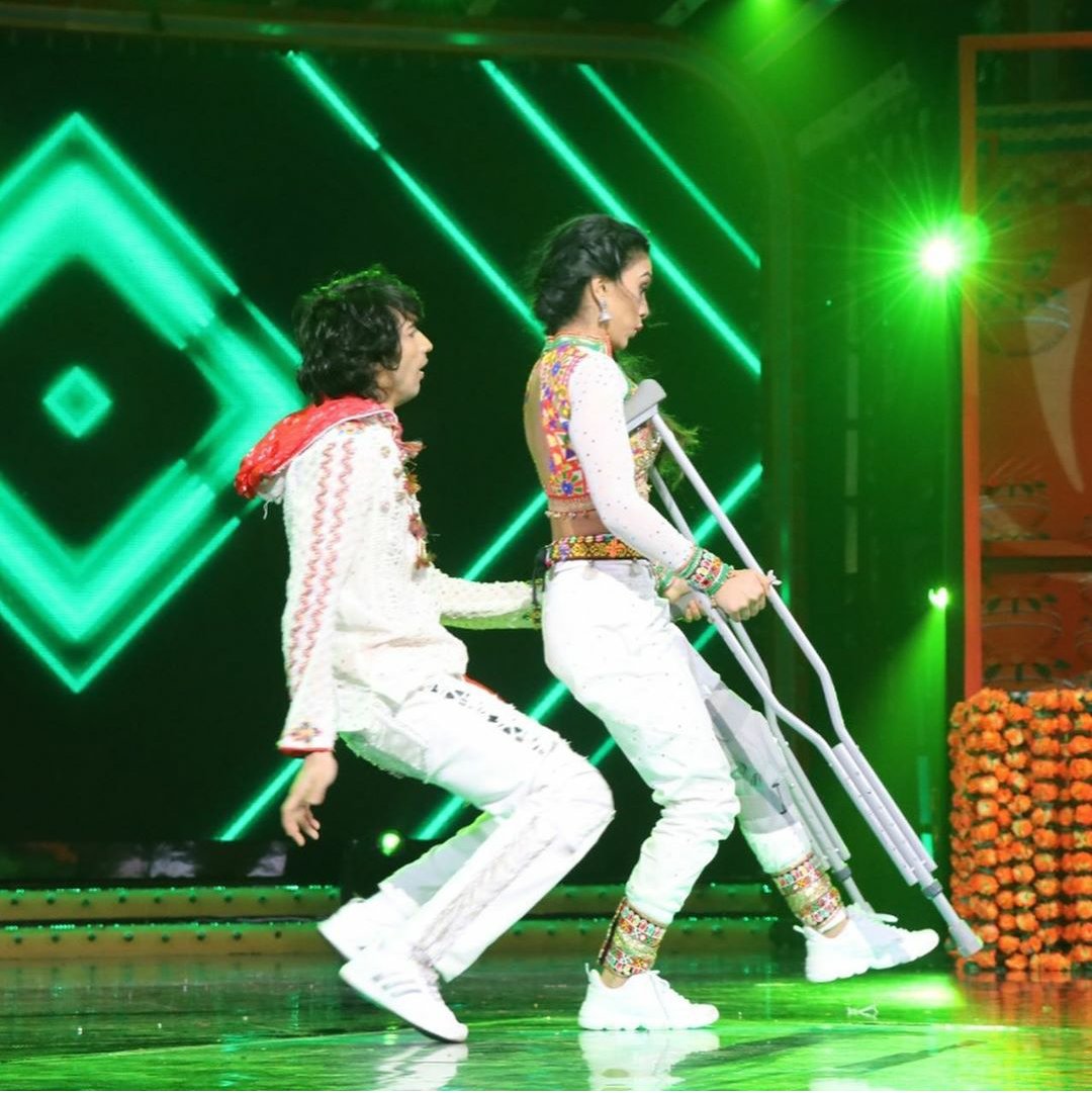 nityaami's tweet photo. Let's take a moment to appreciate this powerhouse, super courageous girl who is giving us major lessons on grit &amp; growth 🙏❤️ and making us all PROUD 😇 @nityaamishirke You are truly an inspiration.. Very excited for this rocking performance @shantanum07 #nachbaliye9 @StarPlus https://t.co/CthUmAJbZq
