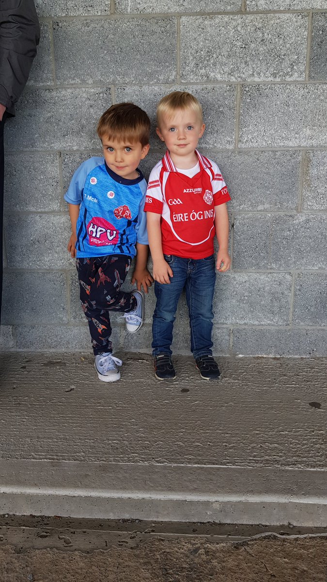 CLGEireOgInis's tweet photo. Two happy boys at full time as we get over the after a tense second half
Éire Óg 2.13
Newmarket on Fergus 1.14
🇮🇩🇮🇩🇮🇩 https://t.co/kD6ejSrchT
