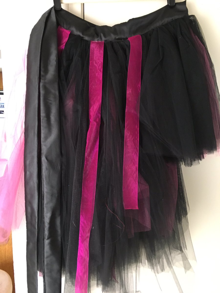 kdyerkdyer's tweet photo. A skirt I made for a costume a few years ago. One item a day decluttering challenge: declutter the spare bedroom. Day 9 of 15. #decluttering #declutter https://t.co/Weo0mv4GDN