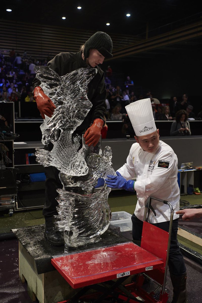 PastryTeamUK's tweet photo. Gently does it. Ice sculpture making its way to the freezer...
#TeamUK 🇬🇧⠀@CMP_Lyon #CMP2019⠀⠀⠀⠀⠀⠀
TEAM UK for 2019: @houghton1990 @seddonpastry @etkwan @sarju.r⠀⠀⠀⠀⠀⠀⠀⠀
@denisdramemca @blinbenoit   ⠀⠀⠀
Photograph by @jbouvier_studio https://t.co/AyEiWh78Kr