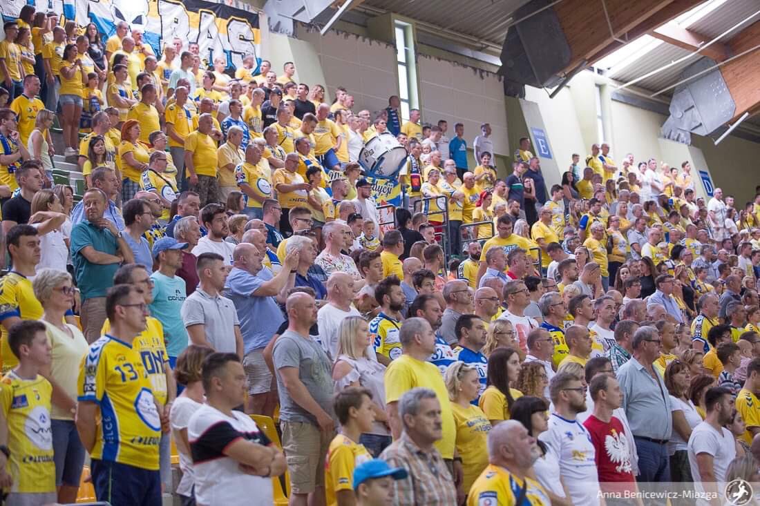 kielcehandball's tweet photo. 24’ minuta meczu 

Powiększamy prowadzenie do 7️⃣ goli ➡️ 15:8
Dobre interwencje w bramce zalicza nowy bramkarz naszej drużyny Andreas #Wolff 

#gramyrazem #handball #Kielce
📸 @ABMprojekt https://t.co/yRSJYRuRiP