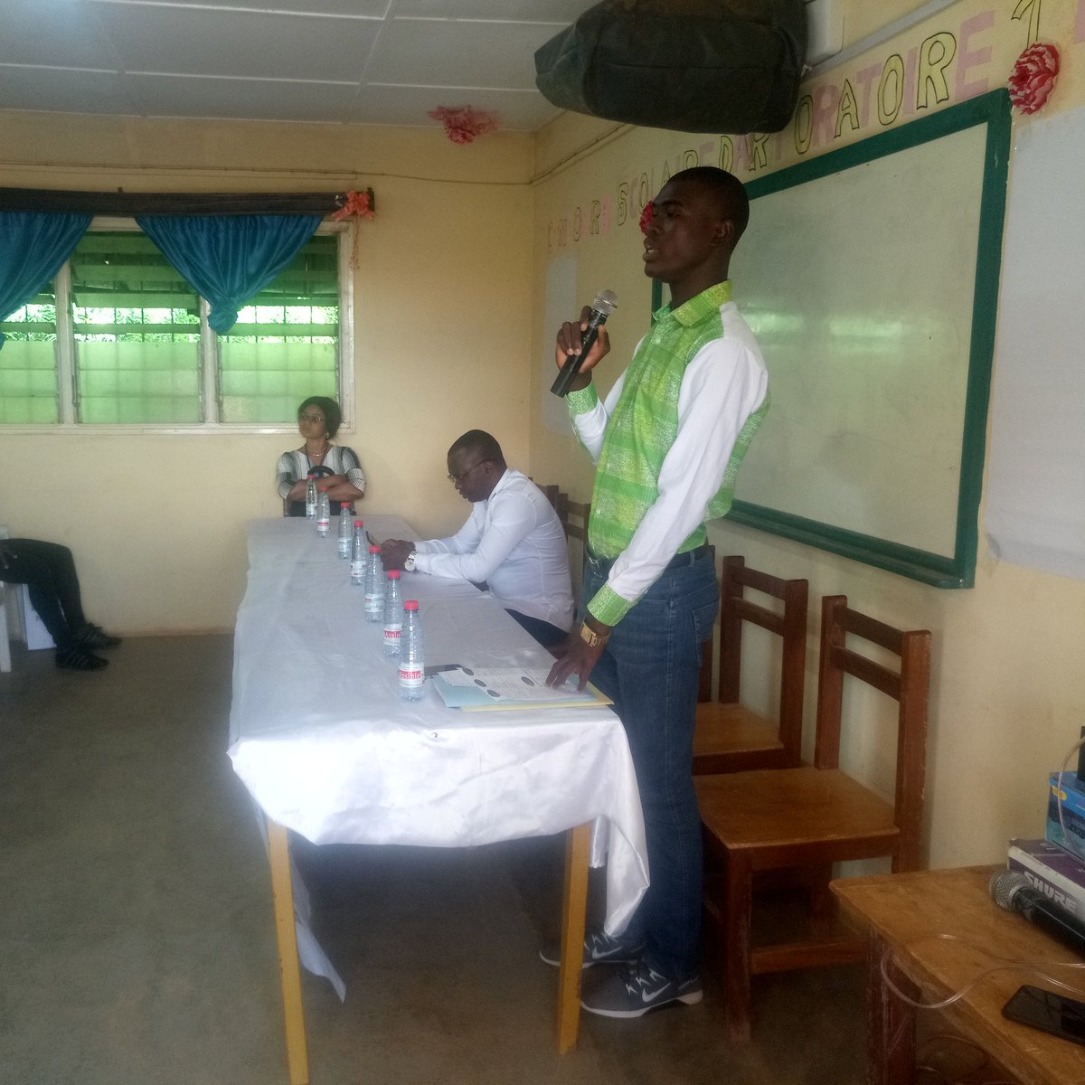 maghancisse2017's tweet photo. #korhogo
#SensibilisationDesBacheliers
Aujourd'hui, nous avons participé à la sensibilisation des bacheliers sur l'orientation à l'initiative de l'#UNGEN en présence du D.G. du #CIO de KORHOGO.
L'@uvciv était représentée par la @DeKorhogo.
@MIANSEH @loboclem @MarouBamba https://t.co/6qAGmSjP8t