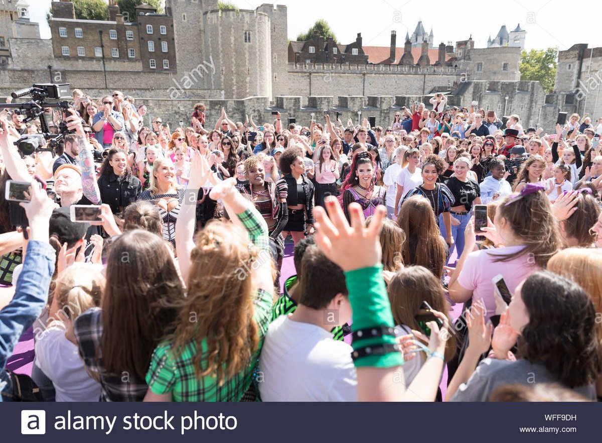 amandarosephoto's tweet photo. Absolutely amazing to be a part of the @sixthemusical Queendom at the #SixFlashmob at @TowerOfLondon this afternoon.
@mayjqb, @millieoconnell, @Aimieatkinson, @nataliemayparis, @_jrichardnoel
Full set on @AlamyNews https://t.co/A0F2D0KJQI