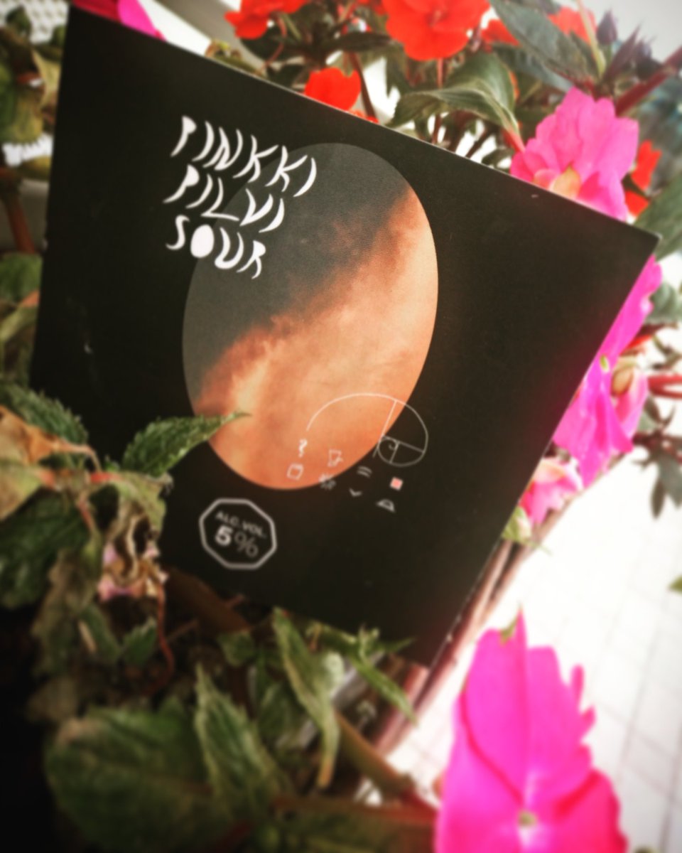 BrewDogTampere's tweet photo. CoolHeadin Pinkki Pilvi Sour tuli meille hanaan! Tässä herkussa on käytetty vadelmaa ja vaniljaa ❤️ auki ollaan tänään kello 02 saakka! 😍 Hörps hörps maistelemaan! https://t.co/cGvKIEDIe1