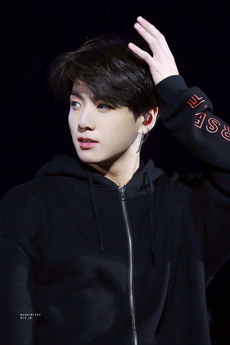 Vinamosa's tweet photo. Happy Birthday to our Jungkook! Please always be happy 💜 We will always support you 💜 @BTS_twt
#HappyBirthdayJungkook
#HappyJungkookDay
#GoldenJungkookDay
#AlwaysWithYouJungkook
#AlwaysBeHappyJK
#BrightestStarJK
#1stSeptemberMiracle
#정무행알 
#정국아생일축하해 https://t.co/qawBCJ35um