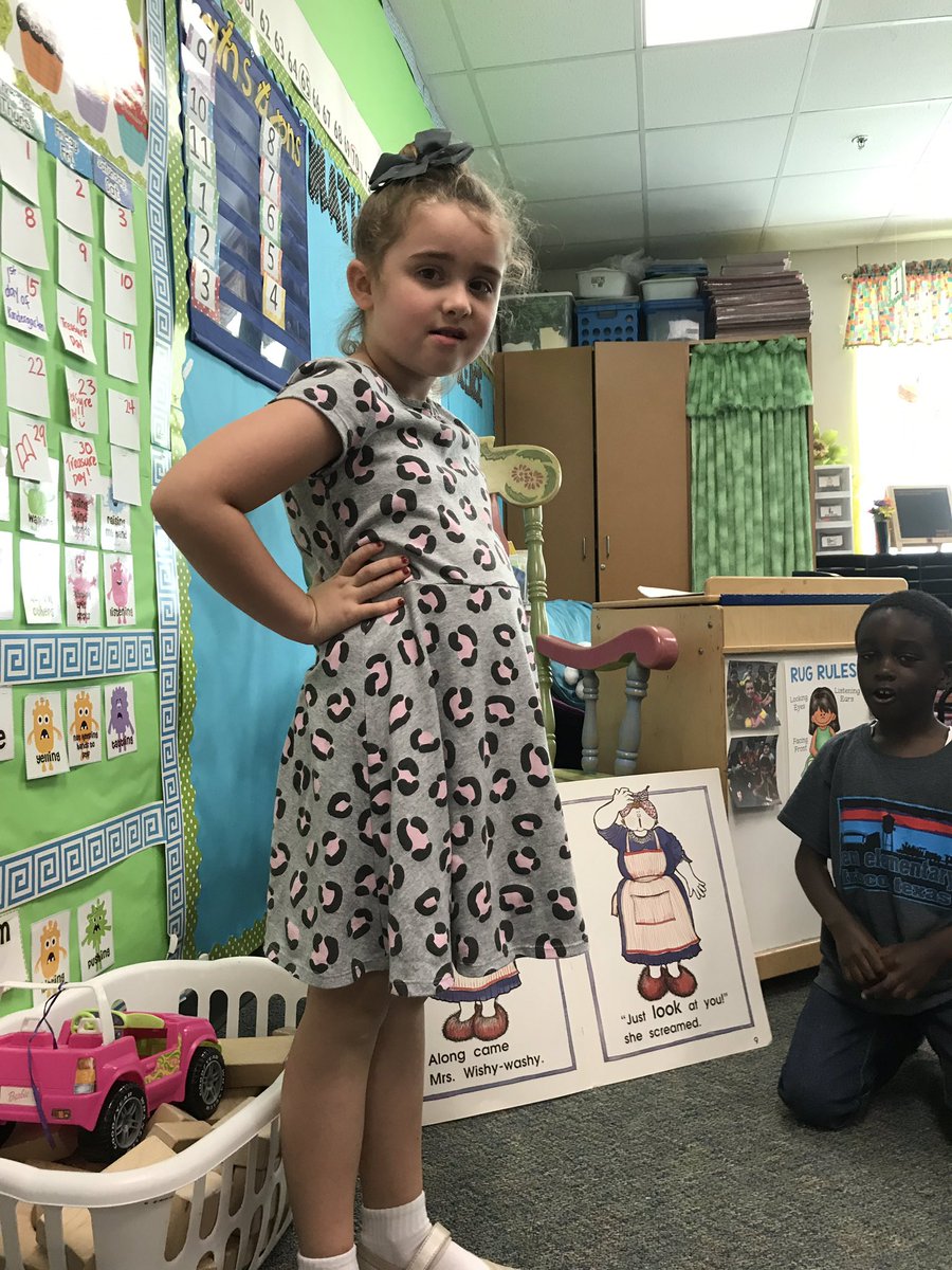 TresiIvy's tweet photo. Acting out Mrs. Wishy Washy!@pta_sem @SemElementary @friscoisd https://t.co/8TG8EZ380P