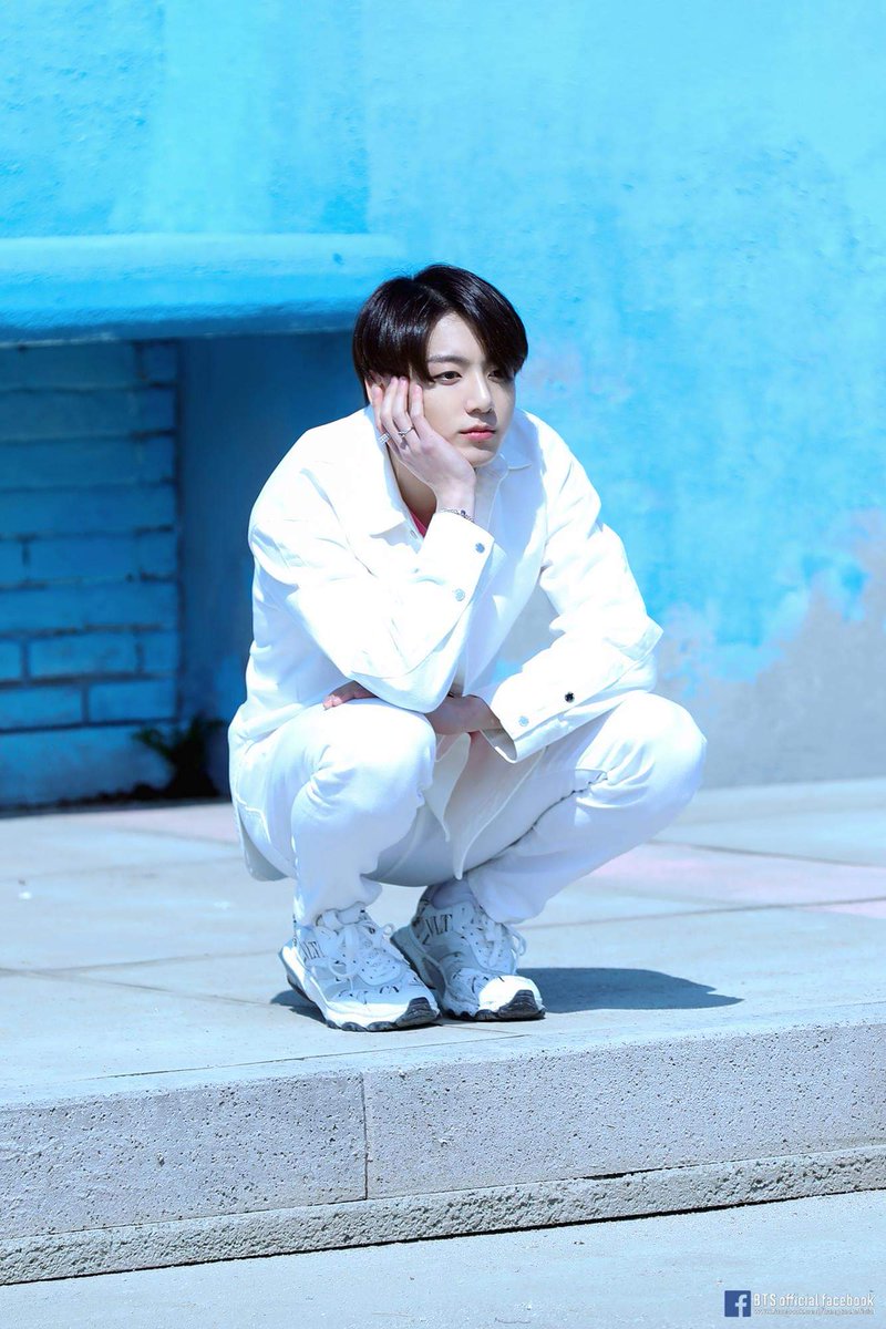 Vinamosa's tweet photo. Happy Birthday to our Jungkook! Please always be happy 💜 We will always support you 💜 @BTS_twt
#HappyBirthdayJungkook
#HappyJungkookDay
#GoldenJungkookDay
#AlwaysWithYouJungkook
#AlwaysBeHappyJK
#BrightestStarJK
#1stSeptemberMiracle
#정무행알 
#정국아생일축하해 https://t.co/qawBCJ35um