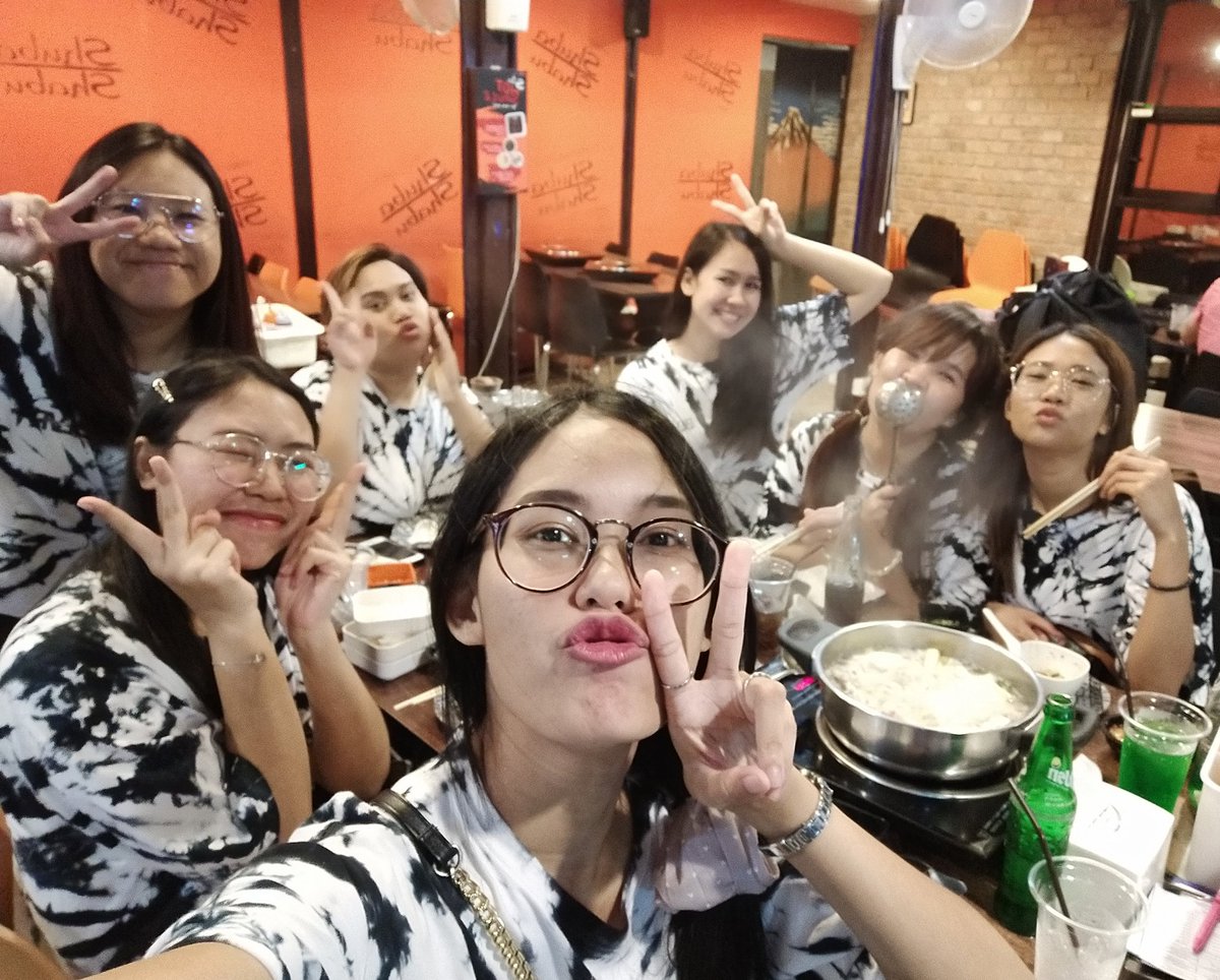 altTLEbt's tweet photo. ม้าลายเต็มร้านเลยค้าบ 55555555555555555555555555 https://t.co/2r50ycIfpZ