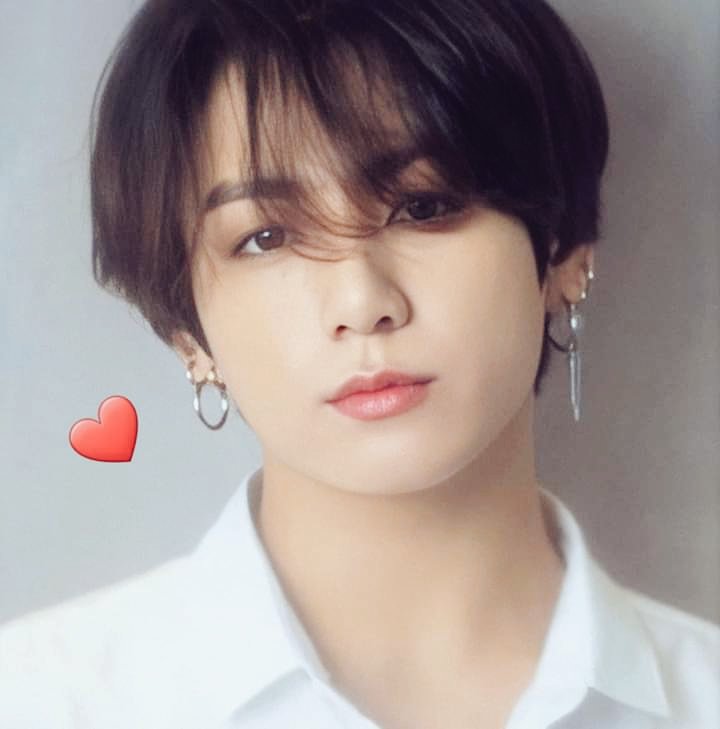 Tutu92045193's tweet photo. Chúc tất cả mọi điều tốt đẹp đến với út vàng của các anh 🐰23💜
#HappyBirthdayJungkook
#HappyJungkookDay 
#Euphoria50M 
@BTS_twt https://t.co/t1bj1GCk06