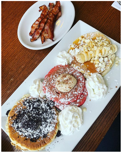 TheJaggedFork's tweet photo. Can't decide on a flavor? Why not all of them! 
...
#JaggedFork #GrossePointeFarms #MI #MIeats #DetroitFood #MichiganFoodie
📷: @exclusivekimberley https://t.co/0fHSpPxQK8