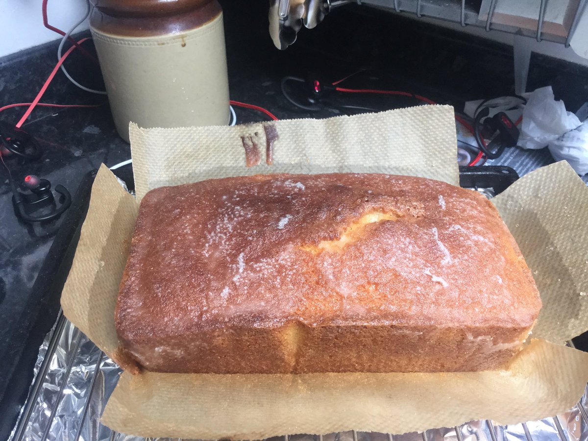 paulinegulliver's tweet photo. Lemon drizzle to tempt my amazing KS2 phase team back to school. Cpd essential. #essentialresources #buildingteams https://t.co/Ss3KRGQ4qD