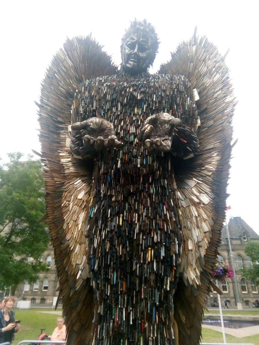 The #KnifeAngel is in #Middlesbrough. Don't miss this #sculpture before it leaves! #UTB #Teesside #Knivecrime #NE