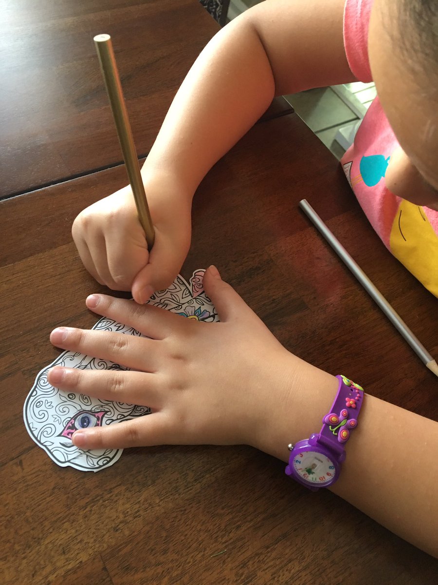 TechBooksTeach's tweet photo. These girls LOVED the stickers and stationery from #PaperHouseProductions. It was all smiles, amazing coloring & writing! Who doesn’t appreciate personal thank you card nowadays? Thank you @Tryazon! #PaperHousePenPals #HappyMail https://t.co/75611ZlYZg