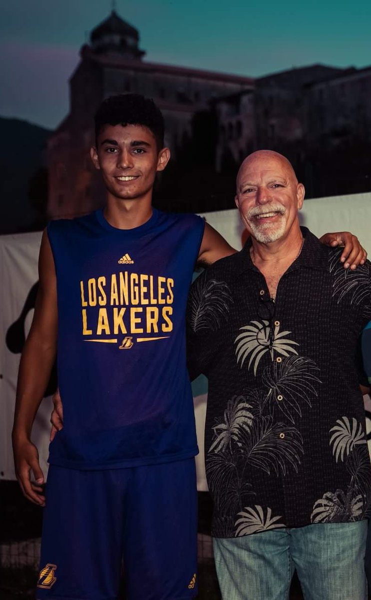 RVennettilli's tweet image. A year ago. Great memories #garyvitti #strabasket ⛹🏽‍♂️💯