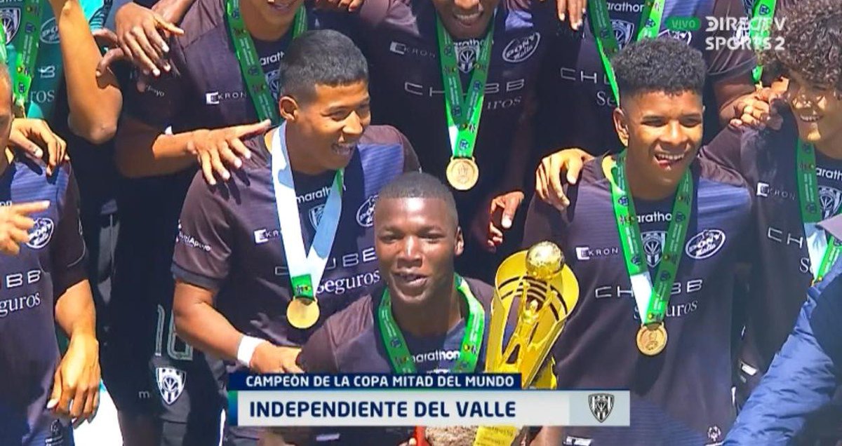 Chubb_Seguros's tweet photo. Felicitamos a @IDV_EC por obtener el título de bicampeón en la #CopaMDMEnDIRECTV, siempre asegurando su victoria con #Chubb Seguros. #IdvFormativas #Fútbol @IDV_Torneos https://t.co/NYsVP4mPlY