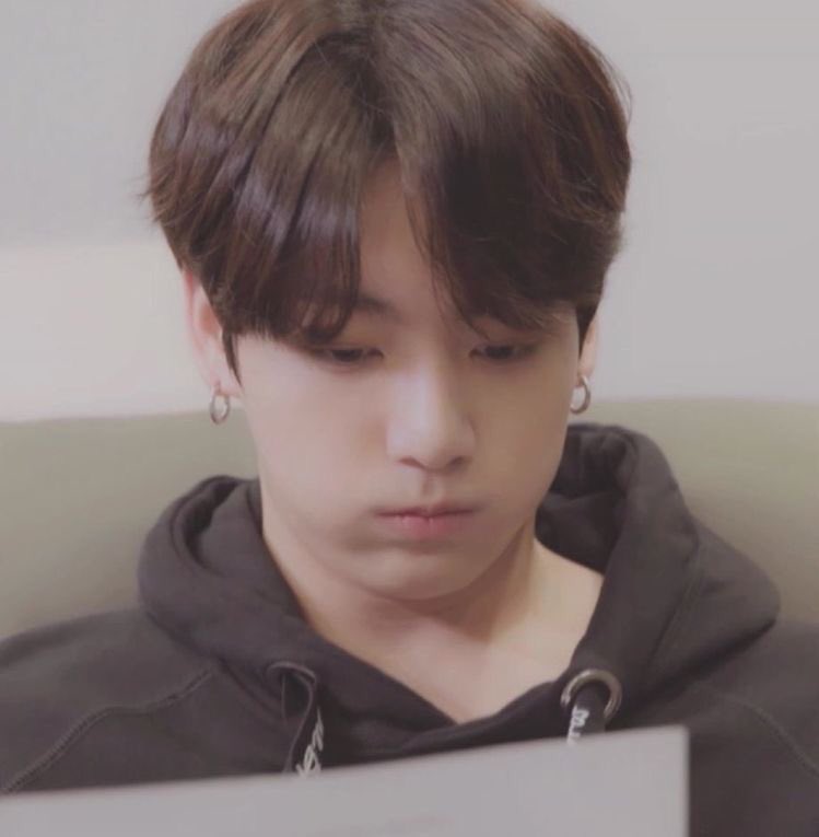 sopesuell's tweet photo. iyi ki dogdun minik bebegim bugun 2 yasina girdin 💖💖💖💖💖💖💖💖🥕🥕🥕🥕🥕🥕🥕💓💓💓💓💓💓 seni cok seviyorum🥳🥳🥳🥳 #HappyBirthdayJungkook
#HappyJungkookDay https://t.co/RAvMWJY0M7