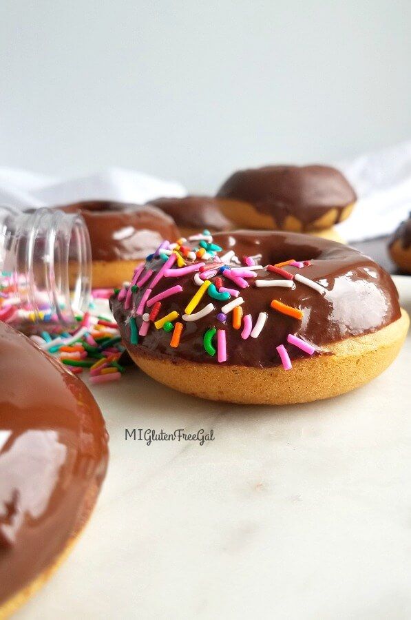 MIGlutenFreeGal's tweet photo. #ad I agree with @gfpalate and @gfreefoodie. #DonutFridays need to be a very real thing. These #glutenfree #top8free donuts are great plain or topped with @enjoylifefoods chocolate!
https://t.co/PHKeL6NrcG https://t.co/kxL872mXSG