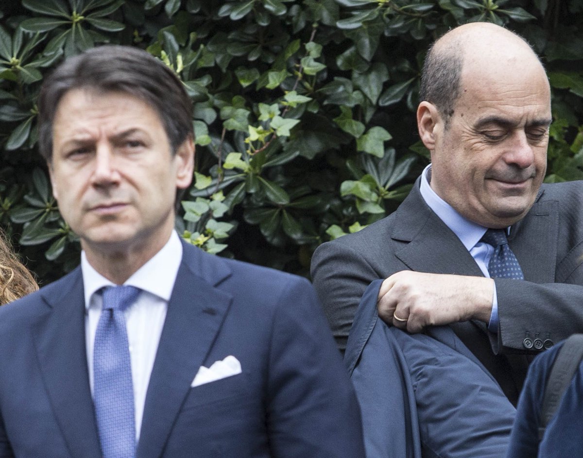 Ma come fanno i dirigenti del <a href="/pdnetwork/">Partito Democratico 🇮🇹 🇪🇺</a>, tifosi del governo nascente,  a non chiedere immediatamente e prima di sedersi a qualsiasi tavolo, lo sbarco dei 34 disperati della «Mare Jonio»?

Ma davvero pur di riprendere il potere sono pronti a qualunque cosa?