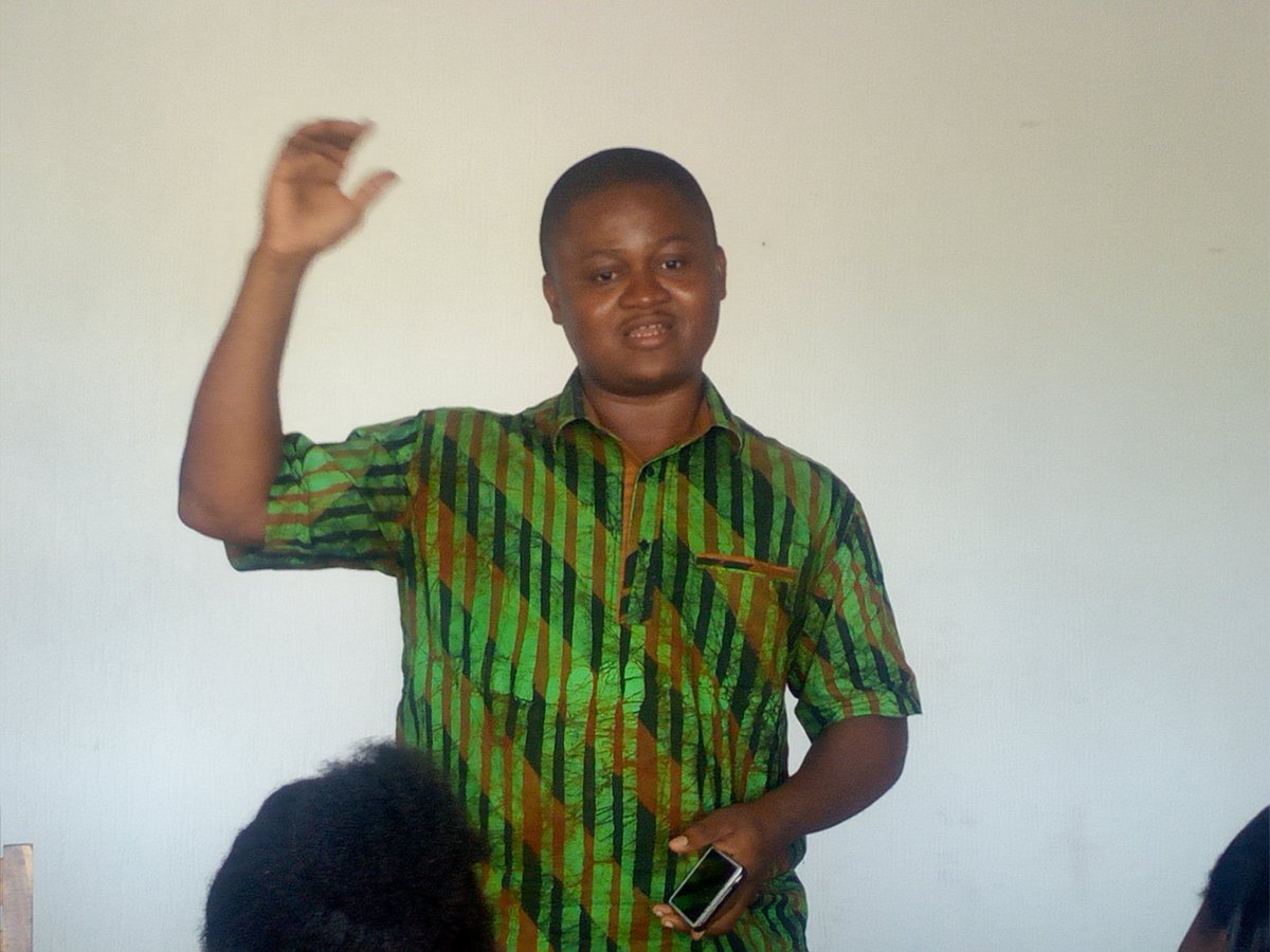 ab_benin's tweet photo. Au #Workshopblogging, @jnoumonvi, président de @ab_benin invite les participants à rejoindre la communauté des blogueurs. Il se tient également à disposition pour collaborer avec eux en vue de leur faire profiter vraiment des avantages et des opportunités d'internet.
#BlogDay229 https://t.co/i8LSTZ34qh