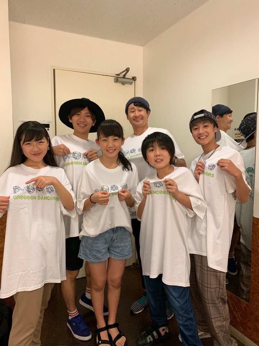 yurabooo's tweet photo. 配管修理 in 千秋楽ーーーー！

本当にあっという間の23公演でした！
ステージから見た光景は忘れません！
一緒に配管修理してくれてありがとうございました！
とてもとても楽しい夏になりました！

グリオカート総合優勝「naviさん」おめでとうございますw

 #GReeeeN https://t.co/XhbzQIhvN1
