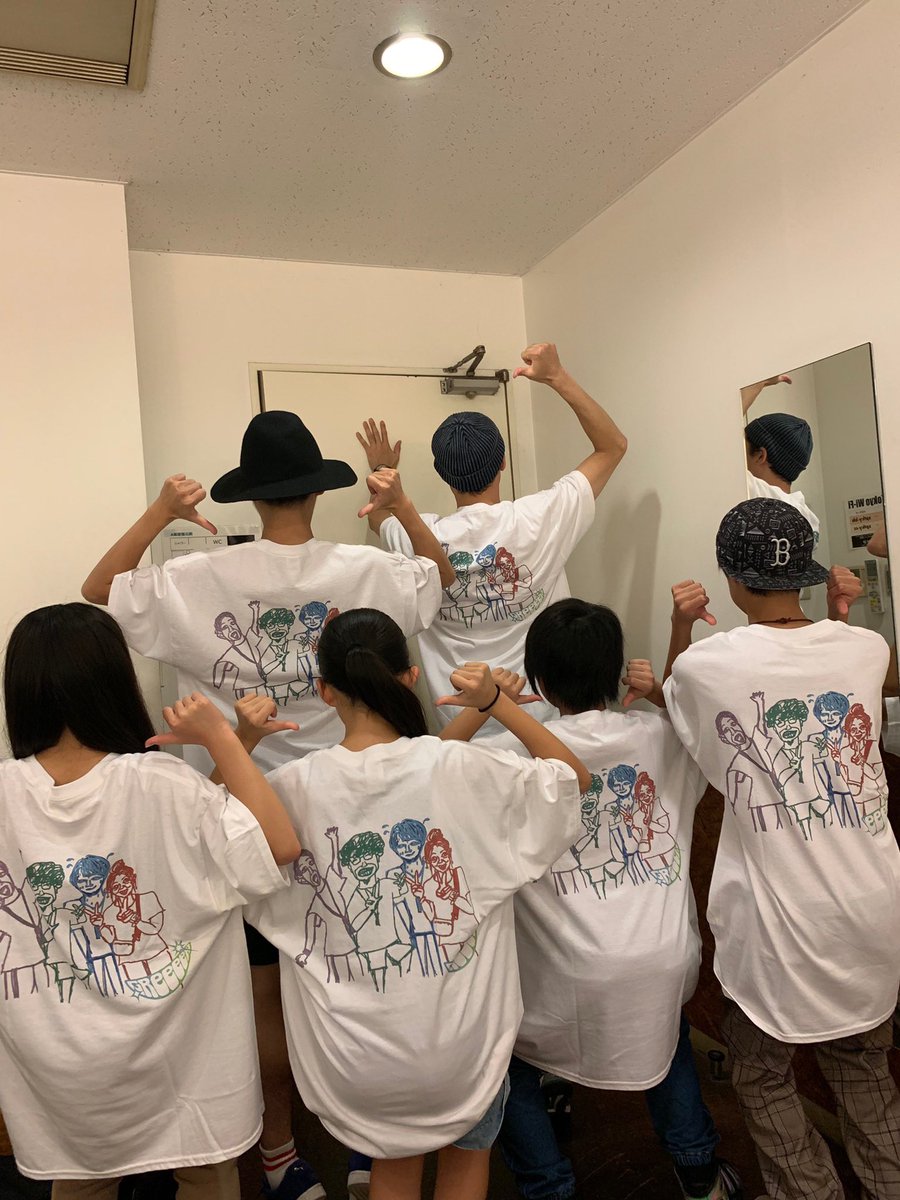 yurabooo's tweet photo. 配管修理 in 千秋楽ーーーー！

本当にあっという間の23公演でした！
ステージから見た光景は忘れません！
一緒に配管修理してくれてありがとうございました！
とてもとても楽しい夏になりました！

グリオカート総合優勝「naviさん」おめでとうございますw

 #GReeeeN https://t.co/XhbzQIhvN1