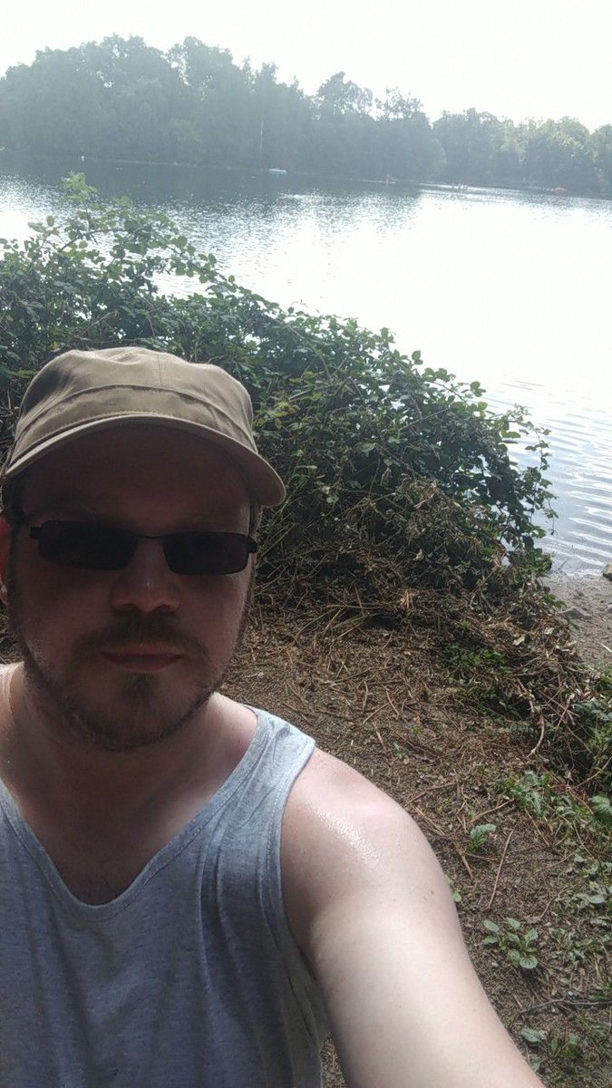 Heute mit meiner mum 14,7km in Knapp 4h gemacht. Echt super. 
Nächstes Mal nur mit richtigem Schuhwerk für die Mutter, dann geht es easy nochmal weiter :D 
Eller-UnterbacherSee-Benrath
komoot.de/tour/t90523308… #wandern