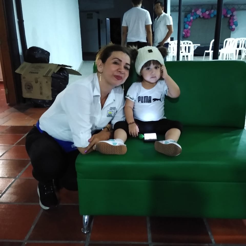 LuzAsamblea's tweet photo. Los niños nuestra prioridad 
#Unaluzparasantander #ADA57 https://t.co/DuwEjpZQXM