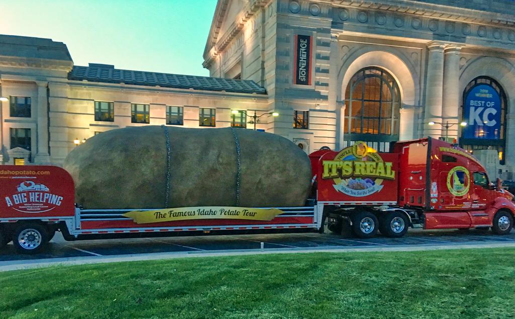 UnionStationKC's tweet photo. The @BigIdahoPotato is visiting Union Station! Stop by our South Plaza parking lot today and Sunday to take a photo with this 4 Ton Tater! PLUS today at Science City's 5th Annual PNC kidFEST, join the tater team for a special “Make Your Own Potato Head” activity https://t.co/HkTaOaF7PO