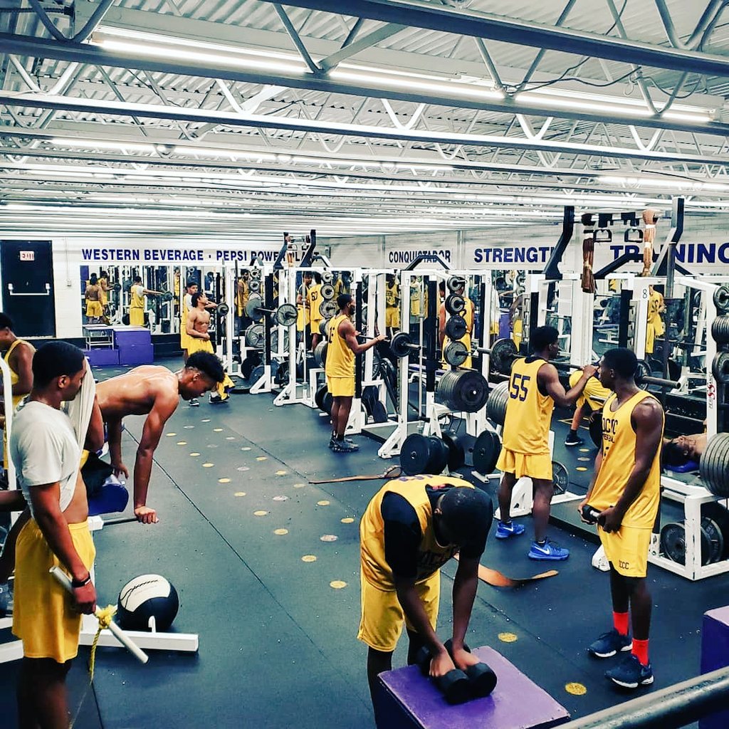 GoConqsMBB's tweet photo. We work hard every day to achieve our goals #Conqstrong https://t.co/TkDpj5nytR