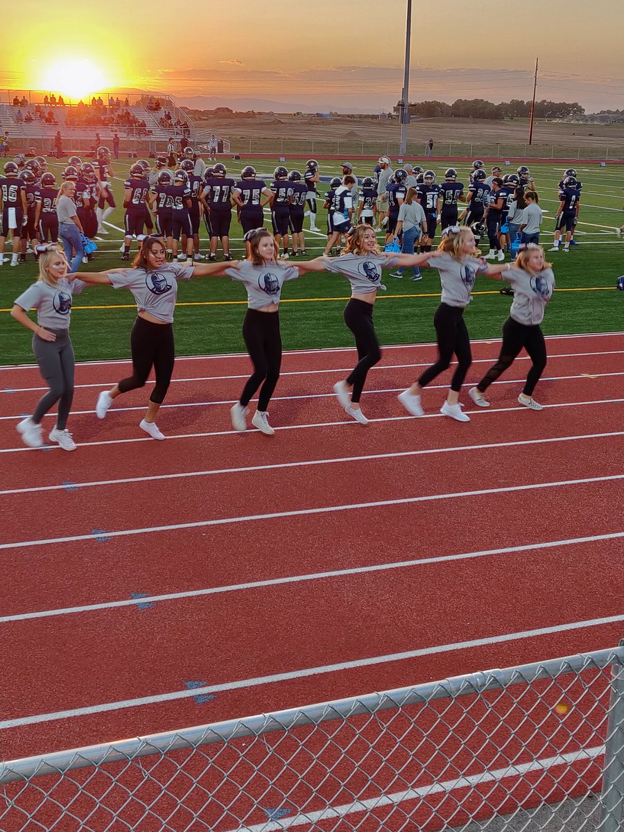 SeverancePoms's tweet photo. Love this new team and the legacy we are building! #UKnighted #silverknightsfootball #firstevergame https://t.co/tA7StDZvlA