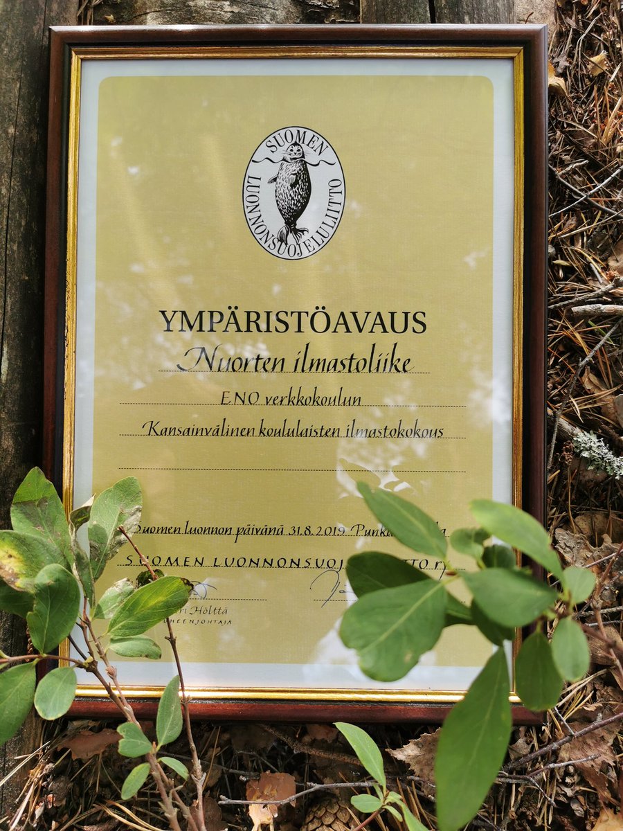 enoprogramme's tweet photo. The Finnish Association for Nature Conservation awarded our #WSSCLIMATE today in Punkaharju, together with two other Finnish initiatives for Climate&youth @Ilmastoveivi19 and @nuortenagenda Hooray! Thank you everybody!@luonnonsuojelu @hetaelena https://t.co/3BdAuiHBjQ