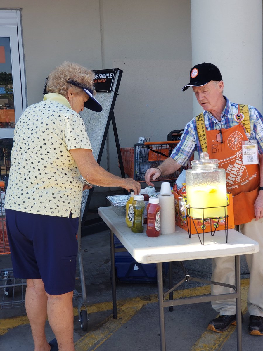 jennifer9674's tweet photo. #ServicesinD2 Happy Labor Day weekend! 2 HVAC, 1 fencing,1 countertop lead already on the books! Hot dogs and some fun cornhole for all to enjoy! @Brad_Peebles @ChrisBergHD @spartanbeast17 #pipeline https://t.co/Uhy6kMMoP0